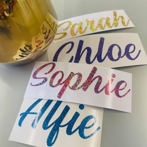 Personalisierte Namensaufkleber für Flaschen | Kalligrafischer Name | Brautjungfernnamen | Personalisiertes Geschenk | Geburtstagsgeschenk