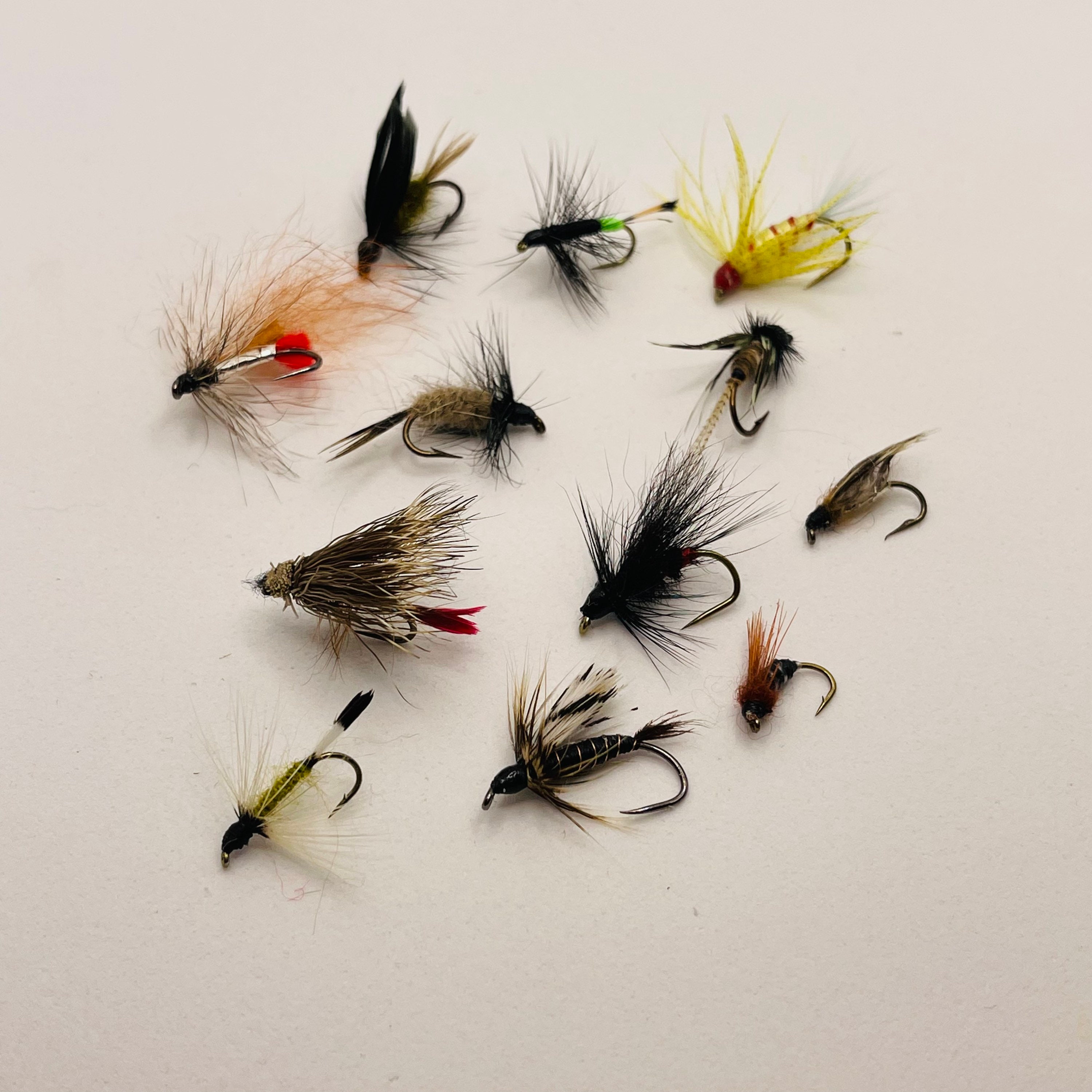 12 Fly Fishing Lures Flies Assortment Mix Flies Handmade Natural Materials  -  Canada