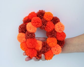 DIY Mini Pumpkin Pom Pom Wreath Kit | Pumpkin Crafts, Halloween Crafts. Craft Kits for Kids UK, DIY Kit, Craft Kit for Adults, Pom pom Kit