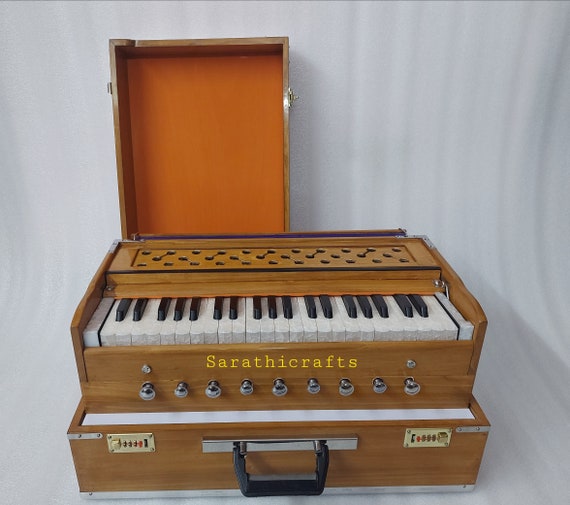 Buy Wooden Portable Harmonium 3.5 Octave and 9 Stopper Harmonium