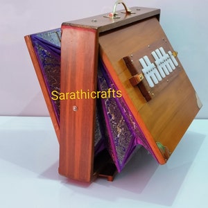 Amilav Shruti Box Bois Teck - 13 Notes - Accordage 432Hz - Sac De Transport Inclus - Instrument Musique Indienne