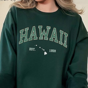 Vintage Hawaii Sweatshirt, Unisex Hawaii Sweater, Hawaii Travel Gift, Hawaii Vacation Gift, Hawaii Family Gift, Hawaii Honeymoon Sweater