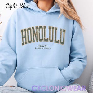 Honolulu Hawaii Hoodie, Vintage Style Sweatshirt, Aesthetic Tropical Beach Pullover, Hawaiian Vacation Hoodie, Soft & Cozy Travel Sweater