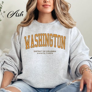 Retro Vintage Washington DC Sweatshirt, Gift for Student of Family Travel Vacation