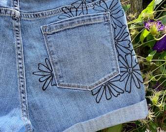 Hand Painted Floral Jean Shorts-Black Daisy Painted Shorts-Women's Denim-Vintage Mom Jeans-Flower Print Jeans-Size 10 Jeans-Custom Painted