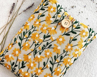 Embroidery Daisy Book Sleeve, Flowers Book Cover, Book Purse, Padded Book Pouch, Book Accessories, Book Lover Gift, Book Protector, Book Bag