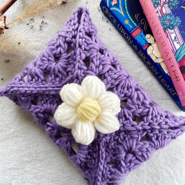 Daisy Book Sleeve, Couverture de livre au crochet, accessoire de livre et Kindle, protecteur de livre, cadeaux bookish, sac de livre, sac à main de livre, pochette de lettre au crochet.