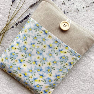 Vanilla Book Sleeve with Pocket, Padded Book Cover, Book Purse, Floral Book Pouch, Book Accessories, Bookish Gifts, Book Protector, Book Bag