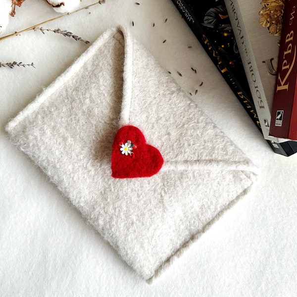 Love Letter Kindle Sleeve, Padded Kindle Cover, Woollen Paperwhite and Oasis Case, Bookish Gifts, Kindle Pouch, Book Accessories