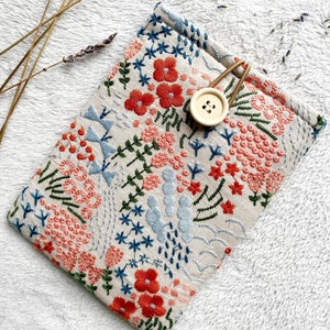 Embroidered Floral Kindle Sleeve, Kindle Cover, Kindle Paperwhite Case, Bookish Gifts, Book Protector, Padded Kindle Pouch, Book Accessories