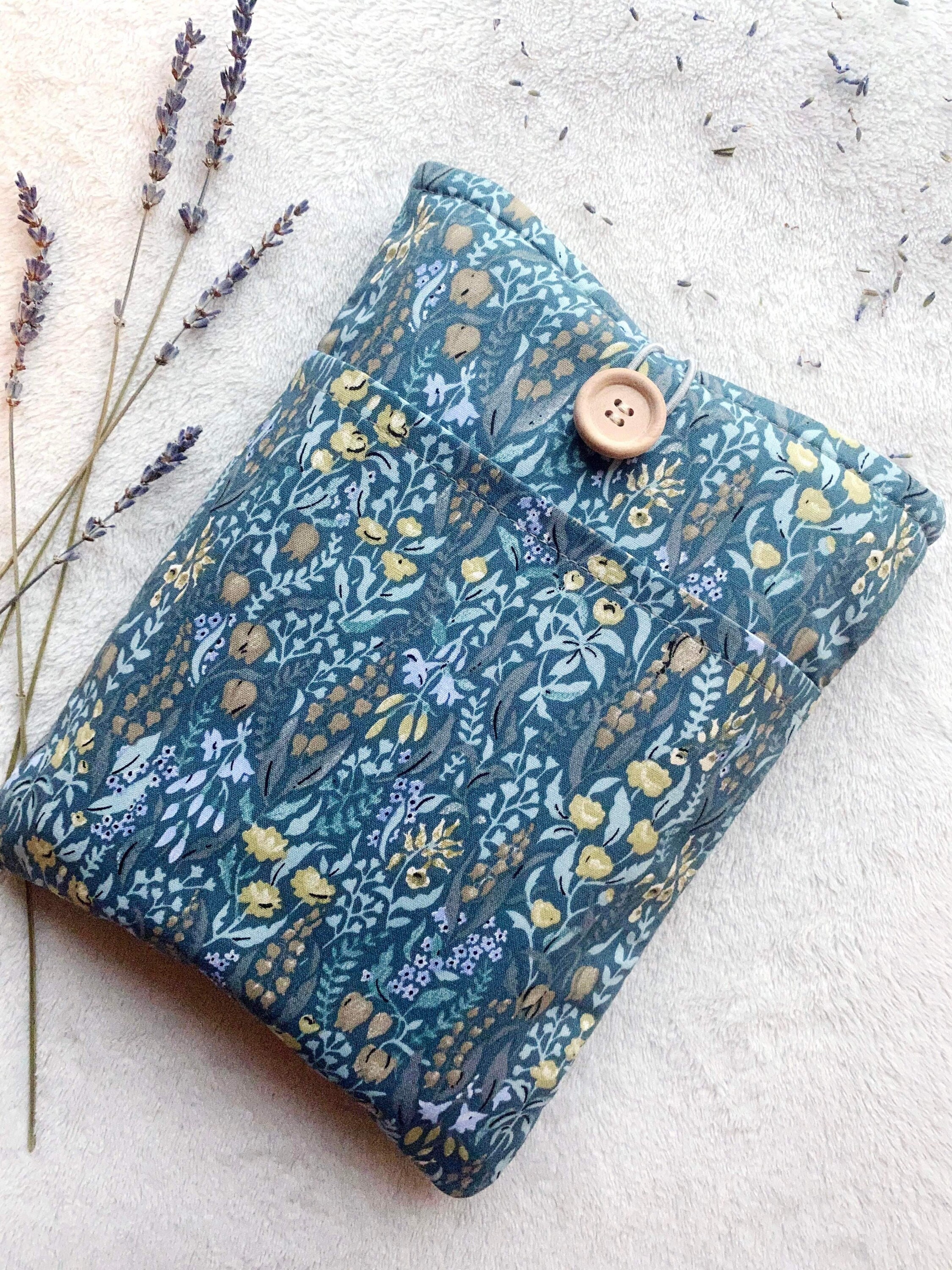 Floral Book Sleeve with Pocket, Padded Book Cover, Book Jacket, Blue Book Pouch, Book Accessories, Book Lover Gift, Book Protector, Book Bag