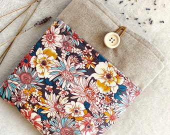 Flowers Book Sleeve with Pocket, Padded Book Cover, Book Jacket, Linen Book Pouch, Book Accessories, Bookish Gifts, Book Protector, Book Bag
