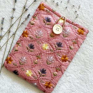 Embroidered Kindle Sleeve, Kindle Paperwhite and Scribe Case, Floral Kindle Cover, Book & Kindle Accessories, Bookish Gifts for Readers