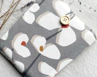 Daisy Book Sleeve, Padded Book Cover, Book Jacket, Floral Book Pouch, Book and Kindle Accessories, Bookish Gifts, Book Protector, Book Bag
