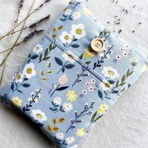Flowers Book Sleeve with Pocket, Padded Book Cover, Book Purse, Blue Book Pouch, Book Accessories, Book Lover Gift, Book Protector, Book Bag