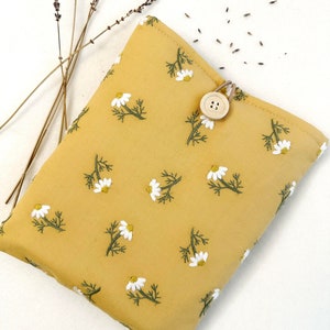 Pochette de livre marguerite brodée, Couverture de livre rembourrée, Veste de livre florale, Pochette de livre moutarde, Accessoires de livre, Cadeau pour amoureux des livres, Protège-livre