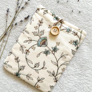 Embroidered Kindle Sleeve, Kindle Paperwhite and Scribe Case, Floral Kindle Cover, Book & Kindle Accessories, Bookish Gifts for Readers