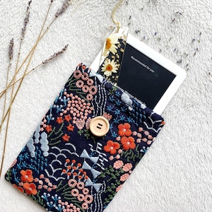Embroidered Floral Kindle Sleeve, Kindle Paperwhite Case, Kindle Oasis Cover, Book Lover Gift, Book Accessories, Padded Kindle Pouch image 5