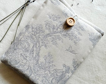 Toile De Jouy Book Sleeve, Padded Book Cover, White Book Purse, Fabric Book Pouch, Book Accessories, Bookish Gifts, Book Protector, Book Bag