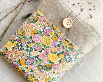 Floral Book Sleeve with Pocket, Padded Book Cover, Book Jacket, Fabric Book Pouch, Book Accessories, Bookish Gifts, Book Protector, Book Bag