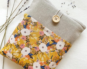 Floral Book Sleeve with Pocket, Padded Book Cover, Book Jacket, Book Pouch, Book and Kindle Accessories, Book Lover Gift, Book Protector