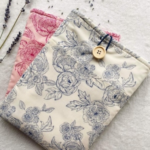 Floral Book Sleeve with Pocket, Padded Book Cover, Book Jacket, Fabric Book Pouch, Book Accessories, Bookish Gifts, Book Protector, Book Bag