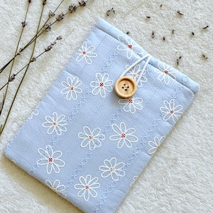 Custodia Kindle con ricamo a margherita, custodia per Kindle Paperwhite, custodia Kindle Oasis floreale, regalo per amanti dei libri, custodia imbottita per Kindle, accessori per libri