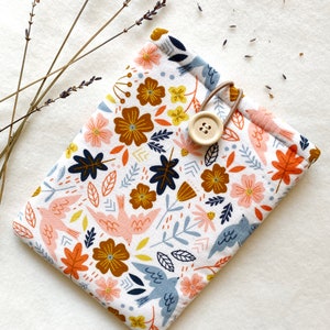 Floral Kindle Sleeve, Kindle Paperwhite Case, Kindle Oasis Cover, Book Lover Gift, Kindle Protector, Book Accessories, Padded Kindle Pouch