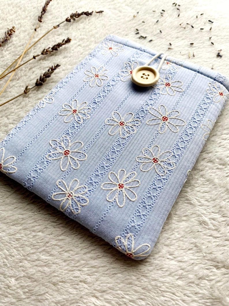 Embroidery Daisy Kindle Sleeve, Kindle Paperwhite Case, Floral Kindle Oasis Cover, Book Lover Gift, Padded Kindle Pouch, Book Accessories image 2