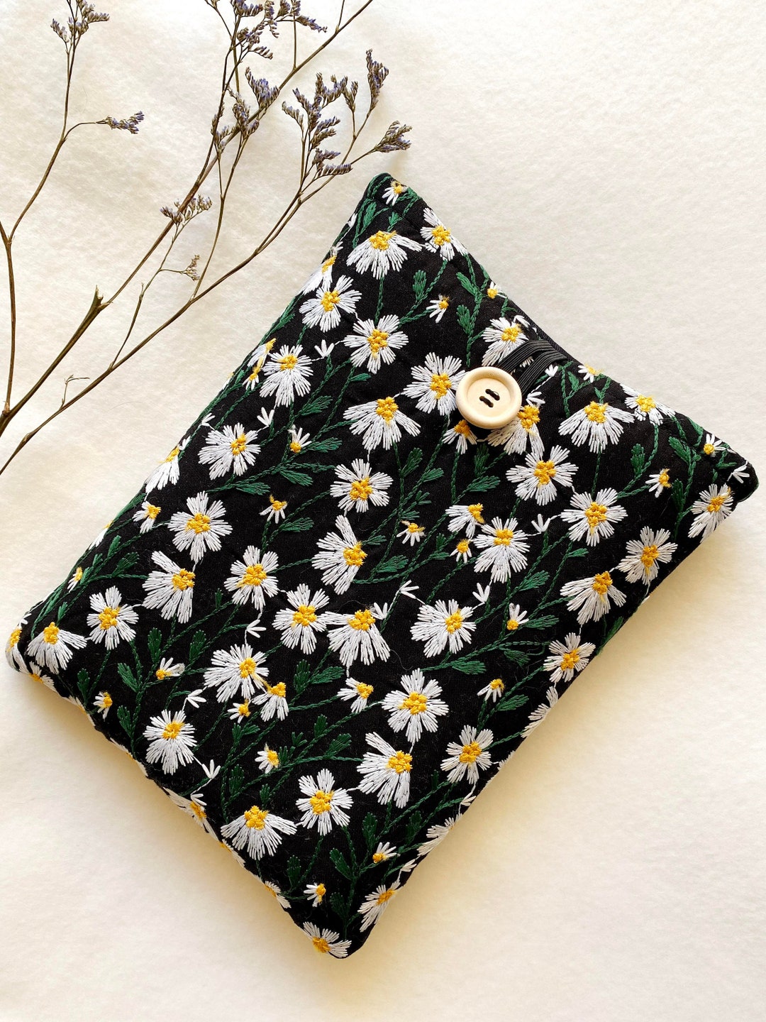 Embroidery Book Sleeve, Padded Book Cover, Daisy Book Purse, Book & Kindle Accessories, Bookish Gifts for Readers, Book Bag, Notebook Case - Etsy