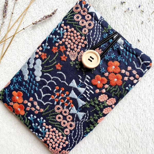 Embroidered Floral Kindle Sleeve, Kindle Paperwhite Case, Kindle Oasis Cover, Book Lover Gift, Book Accessories, Padded Kindle Pouch