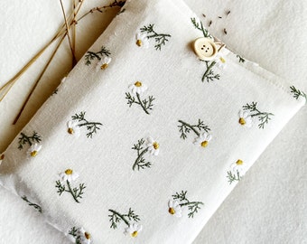 Embroidery Daisy Book Sleeve, Padded Book Cover, Flowers Book Purse, Fabric Book Pouch, Book Accessories, Book Lover Gift, Book Protector