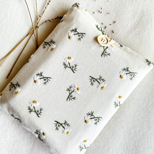 Embroidery Daisy Book Sleeve, Padded Book Cover, Flowers Book Purse, Book Pouch, Book Accessories, Book Lover Gift, Book Protector, Book Bag