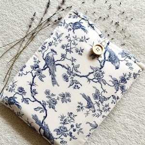 Capa de livro Toile De Jouy, capa de livro acolchoada, bolsa de livro branca, bolsa de tecido para livro, acessórios para livro, presentes para livros, protetor de livro, bolsa de livro