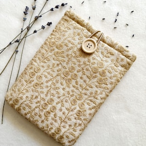 Embroidered Kindle Sleeve, Kindle Paperwhite and Scribe Case, Floral Kindle Cover, Book & Kindle Accessories, Bookish Gifts for Readers