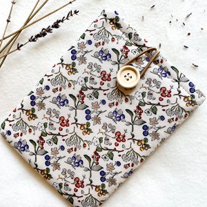 Flower Kindle Sleeve, Kindle Paperwhite and Scribe Case, Padded Kindle Cover, Book & Kindle Accessories, Bookish Gifts for Readers