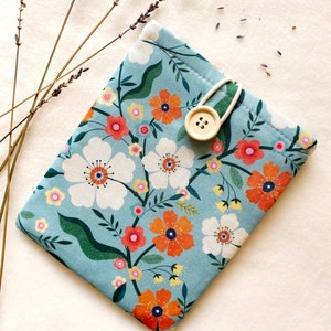 Floral Kindle Sleeve, Kindle Paperwhite and Scribe Case, Padded Kindle Cover, Book & Kindle Accessories, Bookish Gifts for Readers