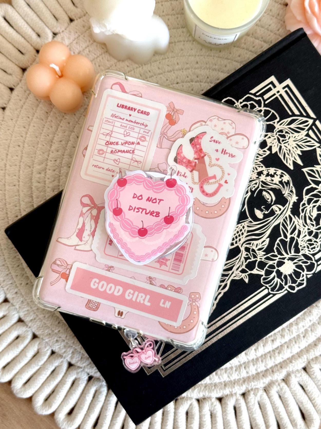 Cake Kindle Grip, Pink Coquette Kindle Holder, Kindle Accessories, Bookish Gifts for Readers, Booktok, Bookish Merch, Book Lover Gift