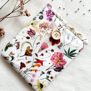 Kindle Paperwhite & Scribe Case, Padded Kindle Sleeve, Flower Ebook Cover, Bookish Gifts, Book Lover Accessories, Kindle Pouch for Readers