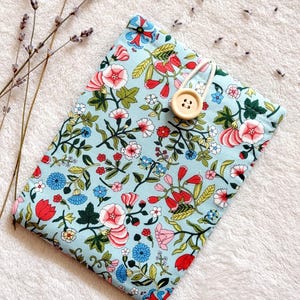 Floral Kindle Sleeve, Kindle Paperwhite and Scribe Case, Padded Kindle Cover, Book & Kindle Accessories, Bookish Gifts for Readers