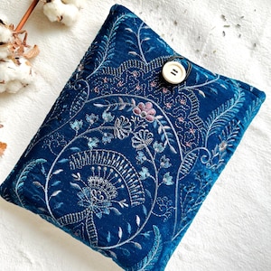 Funda para libros bordada, funda acolchada para libros, cartera con diseño floral, accesorios para libros y Kindle, regalos literarios para lectores, mochila, funda para cuaderno