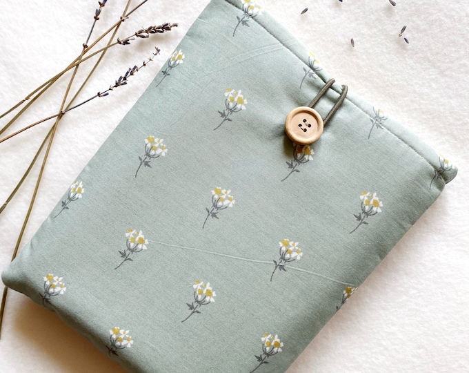 Daisy Book Sleeve, Padded Book Cover, Book and Kindle Accessory, Book