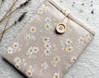 Embroidered Daisy Kindle Sleeve, Padded Kindle Cover, Paperwhite and Oasis Case, Bookish Gifts, Book Nerd, E-reader Cover.