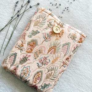 Funda para libros bordada, funda acolchada para libros, cartera con diseño floral, accesorios para libros y Kindle, regalos literarios para lectores, mochila, funda para cuaderno