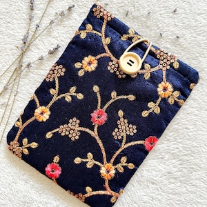 Embroidered Kindle Sleeve, Kindle Paperwhite and Scribe Case, Floral Kindle Cover, Book & Kindle Accessories, Bookish Gifts for Readers
