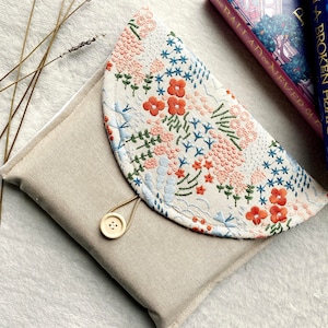 Floral Book Bag, Embroidered Book Sleeve, Padded Book Purse, Book Pouch, Book Protector, Book Accessories, Bookish Gifts, Kindle Sleeve.