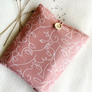 Funda de libro abstracta, funda acolchada para libros, sobrecubierta rosa, funda de tela para libros, accesorios para libros, regalo para amantes de los libros, protector de libros, bolsa para libros