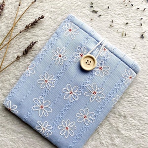 Embroidery Daisy Kindle Sleeve, Kindle Paperwhite Case, Floral Kindle Oasis Cover, Book Lover Gift, Padded Kindle Pouch, Book Accessories image 1