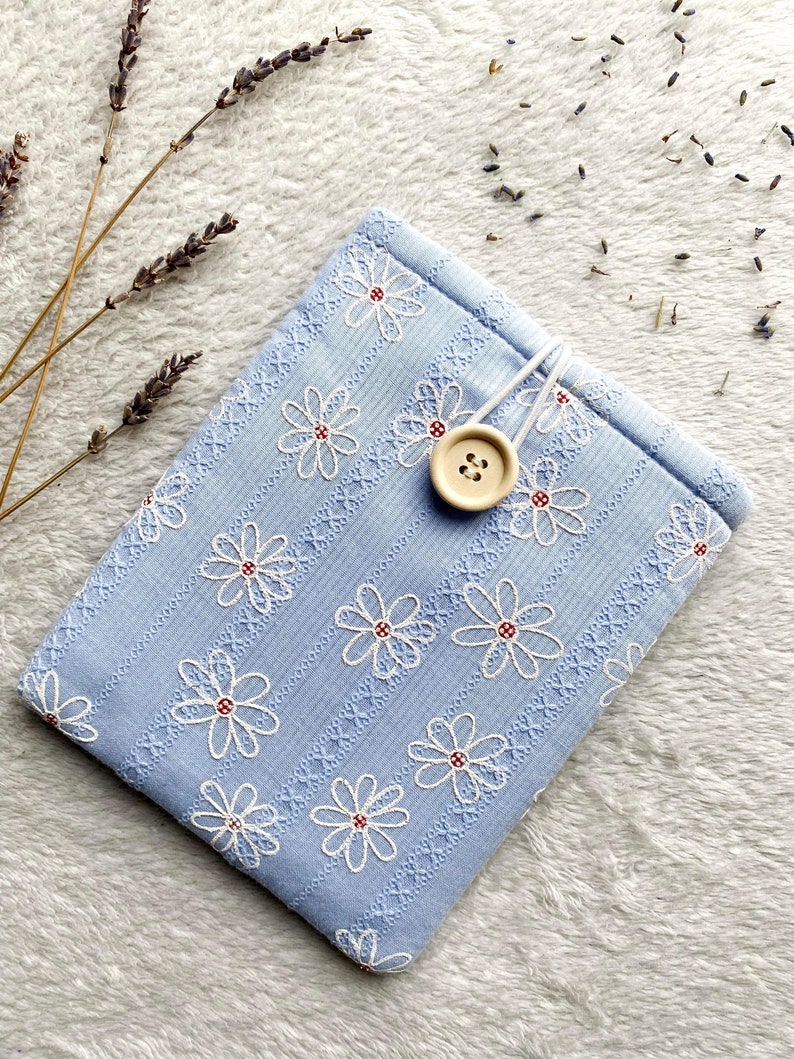 Embroidery Daisy Kindle Sleeve, Kindle Paperwhite Case, Floral Kindle Oasis Cover, Book Lover Gift, Padded Kindle Pouch, Book Accessories image 1