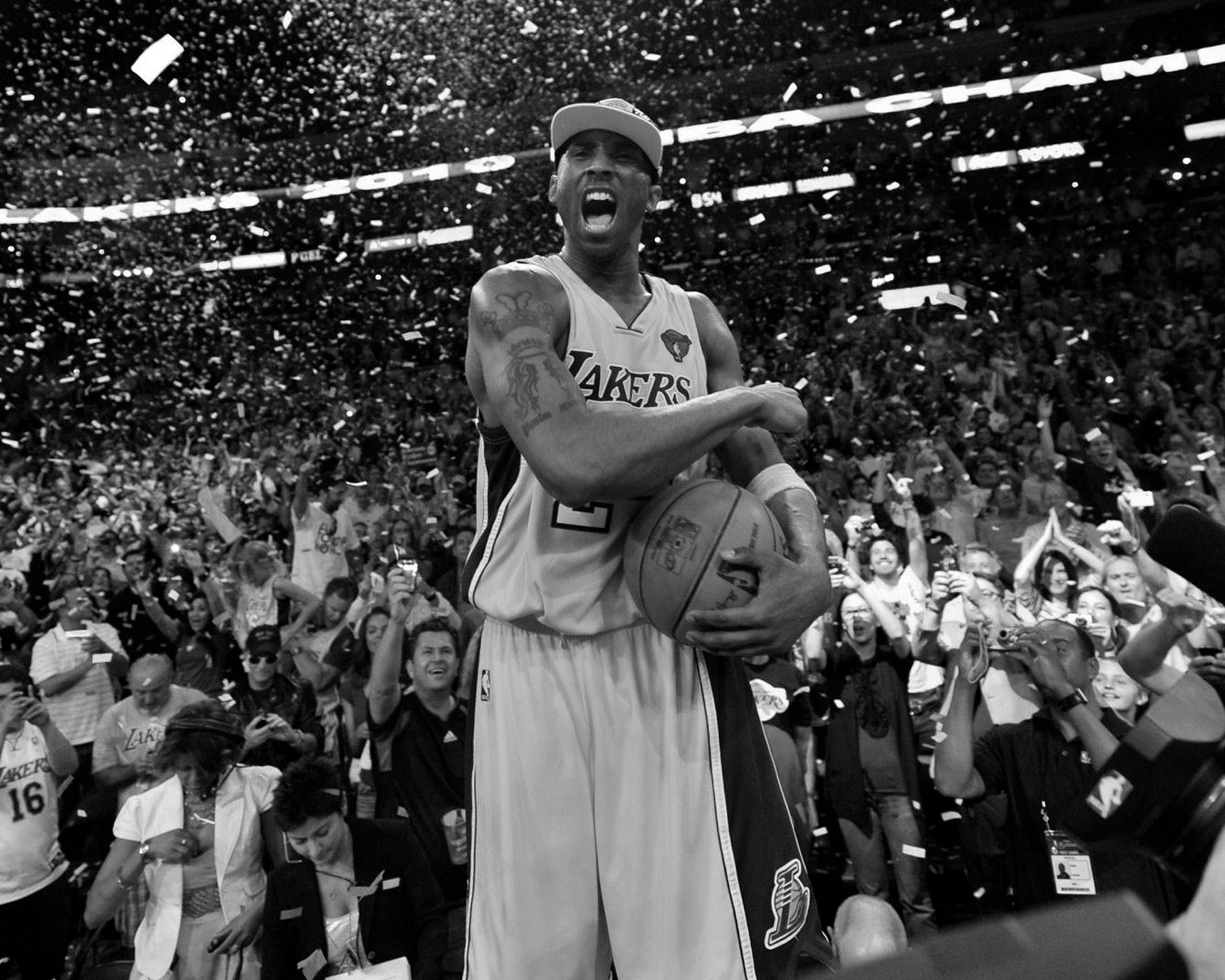 kobe bryant black and white